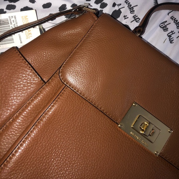 Mk 💋 - Picture 2 of 4